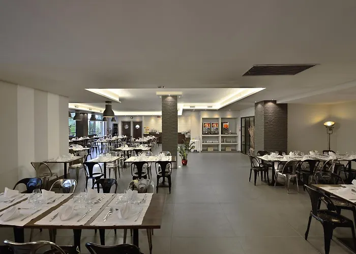 호텔 La Meridiana Bleisure 4*